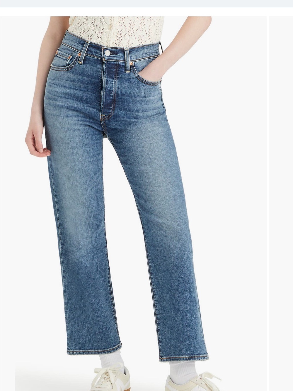 Levi's Women's Straight Leg Jeans in Light-Mid Blue Wash